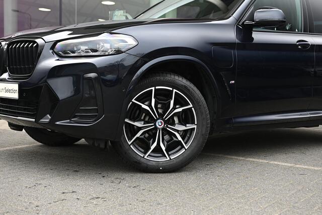 BMW X3 xDrive30e High Executive M Sport Automaat / BMW M 50 Jahre / Trekhaak / Sportstoelen / LED / Live Cockpit Professional / Parking Assistant / Stoelverwarming