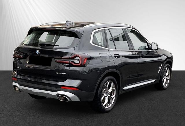 BMW X3 xDrive20i ACC Trekhaak Leder Sportstoelen Live Cockpit Harman Kardon Stoelverwarming Stuurverwarming