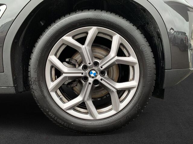 BMW X3 xDrive20i ACC Trekhaak Leder Sportstoelen Live Cockpit Harman Kardon Stoelverwarming Stuurverwarming