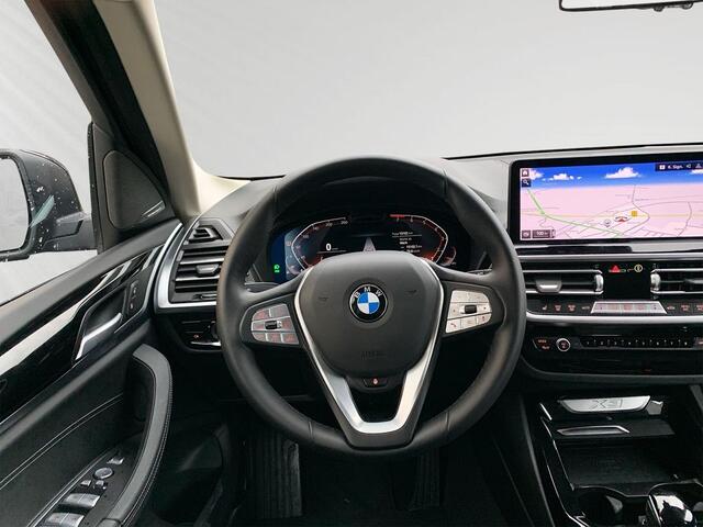 BMW X3 xDrive20i ACC Trekhaak Leder Sportstoelen Live Cockpit Harman Kardon Stoelverwarming Stuurverwarming