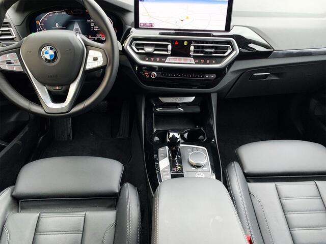 BMW X3 xDrive20i ACC Trekhaak Leder Sportstoelen Live Cockpit Harman Kardon Stoelverwarming Stuurverwarming