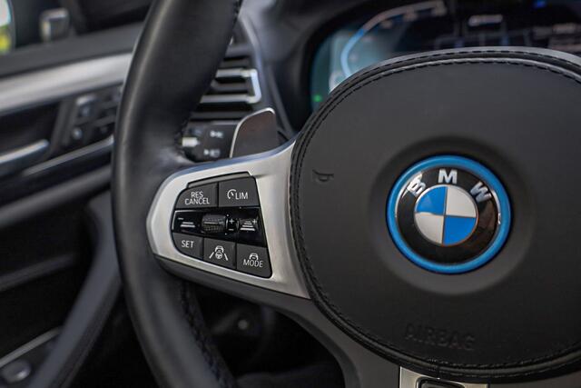 BMW X3 xDrive30e High Executive Stoelverwarming | Laser Led | Driving Assistant | Head-up Display | Stuurverwarming