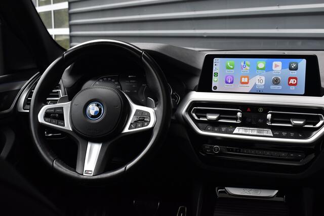 BMW X3 xDrive30e M Sport | Panoramadak | 21'' Velgen | Camera | CarPlay | Head-Up | Lederen Bekleding | Stoelverwarming |