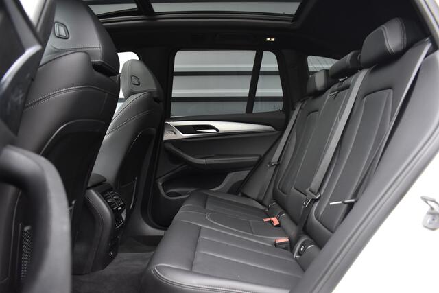BMW X3 xDrive30e M Sport | Panoramadak | 21'' Velgen | Camera | CarPlay | Head-Up | Lederen Bekleding | Stoelverwarming |