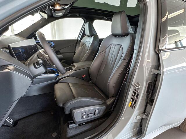 BMW X3 30e xDrive | M Sport | Harman Kardon | Iconic Glow | Stoelverwarming | Trekhaak |