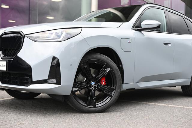 BMW X3 xDrive30e M Sport Automaat / Panoramadak / Trekhaak / Sportstoelen / Adaptieve LED / Parking Assistant Plus / Stoelventilatie / Comfort Access