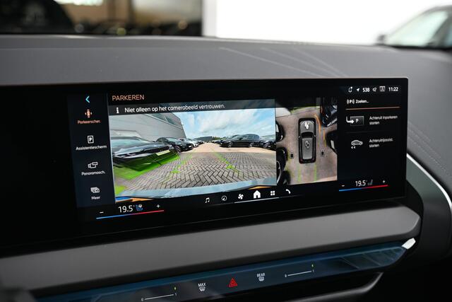 BMW X3 xDrive30e M Sport Automaat / Panoramadak / Trekhaak / Sportstoelen / Adaptieve LED / Parking Assistant Plus / Stoelventilatie / Comfort Access