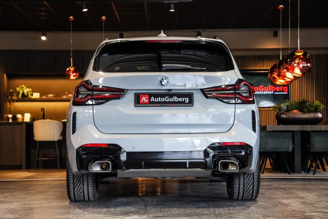 BMW X3 xDrive30e High Exe M-Sport Brooklyn Grau, M-Sportstoelen Leder met Memory/ Verwarming/ Lendeverst. Pano, Black Optic, ACC, Head-Up,Harman-Kardon, DAB, BMW Live Dash, Keyless, Driving Ass, Camera, Rollo's, Parkeer Ass/ Opberg/ Spiegel Pakket, 20'