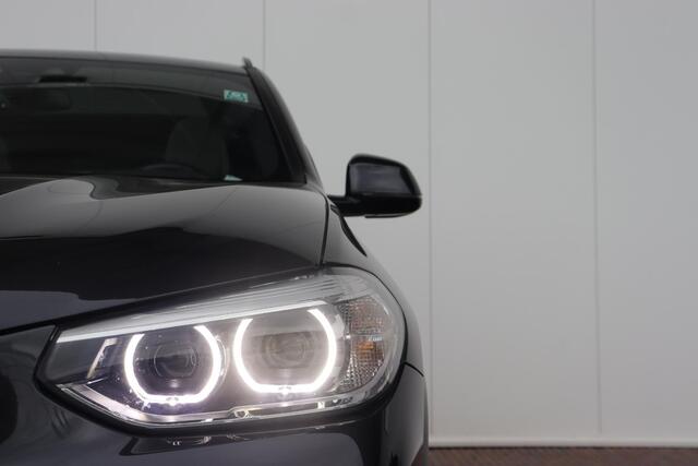 BMW X3 xDrive20i High Executive M-Sportpakket / Panoramadak / HIFI / Achteruitrijcamera / 19 '' /