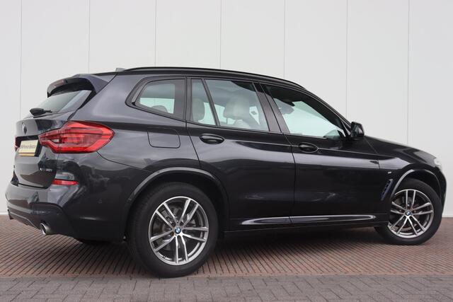 BMW X3 xDrive20i High Executive M-Sportpakket / Panoramadak / HIFI / Achteruitrijcamera / 19 '' /