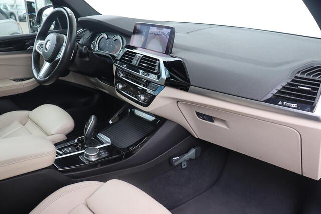 BMW X3 xDrive20i High Executive M-Sportpakket / Panoramadak / HIFI / Achteruitrijcamera / 19 '' /