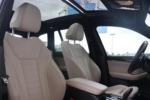 BMW X3 xDrive20i High Executive M-Sportpakket / Panoramadak / HIFI / Achteruitrijcamera / 19 '' /