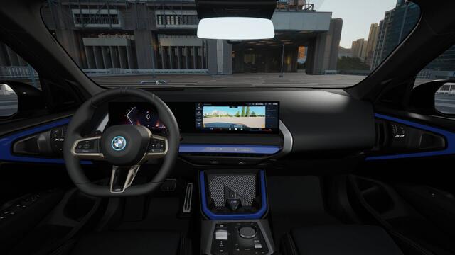 BMW X3 30e xDrive M Sport Automaat / Panoramadak / Trekhaak / Sportstoelen / Adaptieve LED / Stoelventilatie / Parking Assistant Plus / Comfort Access
