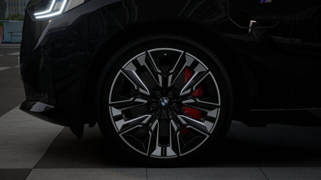 BMW X3 30e xDrive M Sport Automaat / Panoramadak / Trekhaak / Sportstoelen / Adaptieve LED / Stoelventilatie / Parking Assistant Plus / Comfort Access