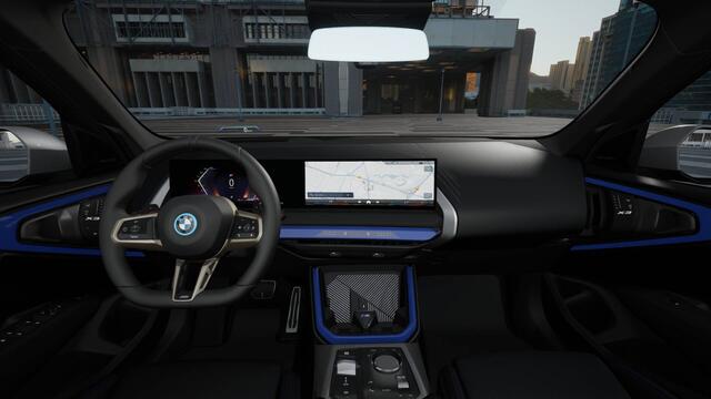 BMW X3 30e xDrive M Sport Automaat / Panoramadak / Trekhaak / Sportstoelen / Adaptieve LED / Parking Assistant Plus / Stoelventilatie / Comfort Access