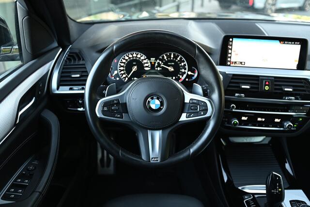 BMW X3 xDrive20i High Executive M Sport Automaat / Trekhaak / Sportstoelen / Parking Assistant Plus / LED / M Sportonderstel / Stoelverwarming