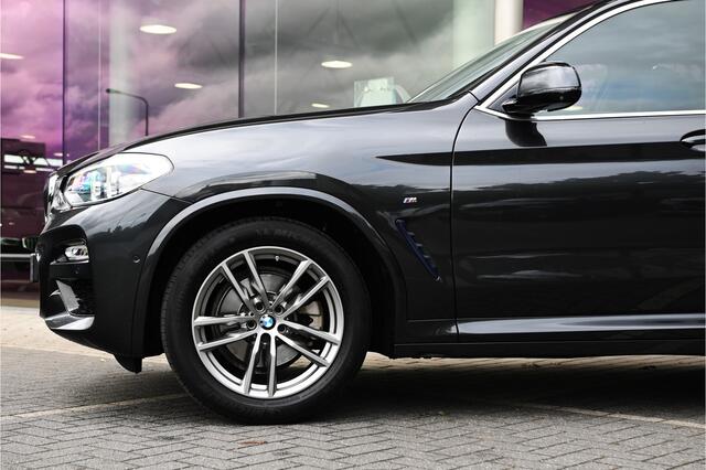 BMW X3 xDrive20i High Executive M Sport Automaat / Trekhaak / Sportstoelen / Parking Assistant Plus / LED / M Sportonderstel / Stoelverwarming