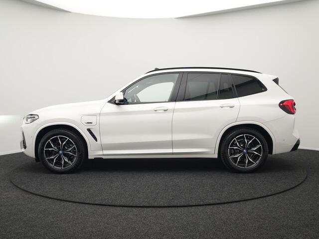BMW X3 xDrive30e M Sport Plug In Hybrid PHEV | Facelift | Panodak | Carplay | Lederen Sportstoelen Verwarmd | Camera | Sfeerverlichting | Keyless |