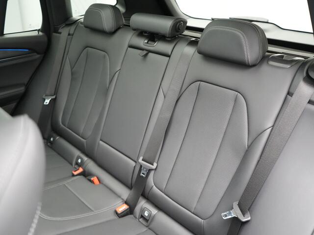 BMW X3 xDrive30e M Sport Plug In Hybrid PHEV | Facelift | Panodak | Carplay | Lederen Sportstoelen Verwarmd | Camera | Sfeerverlichting | Keyless |