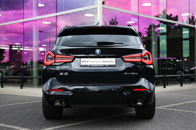BMW X3 xDrive30e High Executive M Sport Automaat / Panoramadak / Achteruitrijcamera / Sportstoelen / Adaptief onderstel / Stoelverwarming / Adaptieve LED / Parking Assistant / Live Cockpit Professional