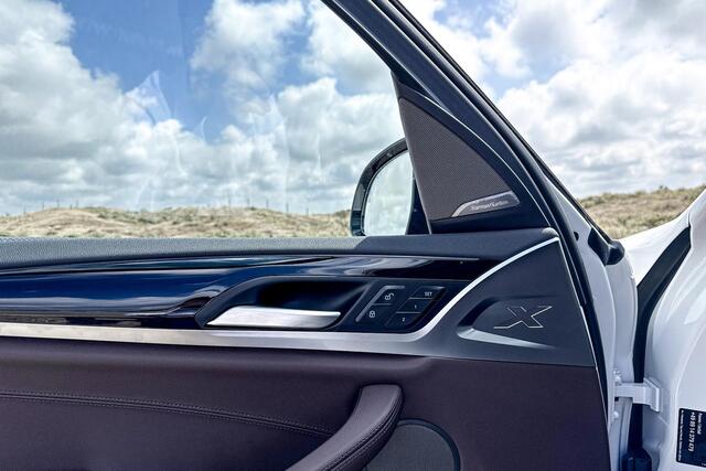 BMW X3 iX3 High Executive 80 kWh | Glazen Panoramadak | Harman Kardon | Stoelverwarming | Trekhaak |