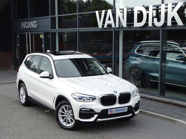 BMW X3 xDrive30e Elek-Trekhaak Pano.dak Head-Up Elek.Stoelen Driv.Ass. Park.plus Sportstoelen 18''LM Velgen