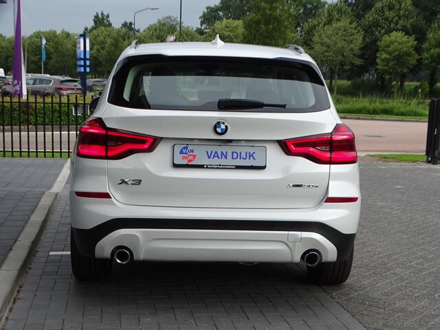 BMW X3 xDrive30e Elek-Trekhaak Pano.dak Head-Up Elek.Stoelen Driv.Ass. Park.plus Sportstoelen 18''LM Velgen