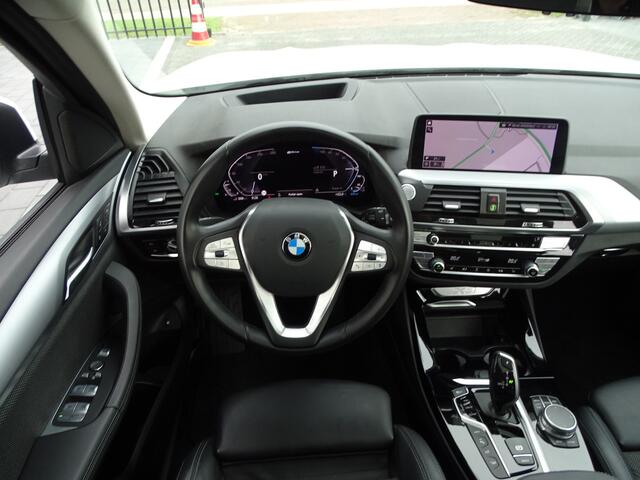 BMW X3 xDrive30e Elek-Trekhaak Pano.dak Head-Up Elek.Stoelen Driv.Ass. Park.plus Sportstoelen 18''LM Velgen