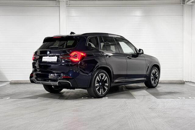BMW X3 iX3 | M-Sport | Shadow Line Pack | Executive | Safety Pack | Driving Assistant Professional | Panoramadak