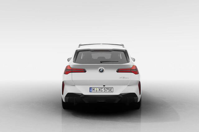 BMW X3 30e xDrive | Glazen panoramadak | Verwarmde stoelen voor en achter