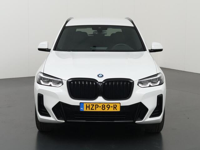 BMW X3 xDrive30e High Executive M-Sport | Navigatie | Parkeercamera | Stoelverwarming | Keyless Go | Sportstoelen | ShadowLine | Ele.kofferdeksel | Apple CarPlay/Android Auto |