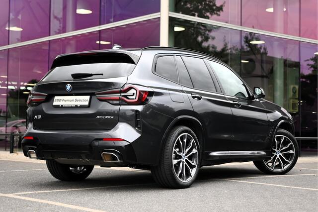 BMW X3 30e xDrive High Executive M Sport / Panoramadak / Trekhaak / Laserlight / Sportstoelen / Comfort Access / Head-Up / Stoelverwarming / BMW Live Cockpit Professional