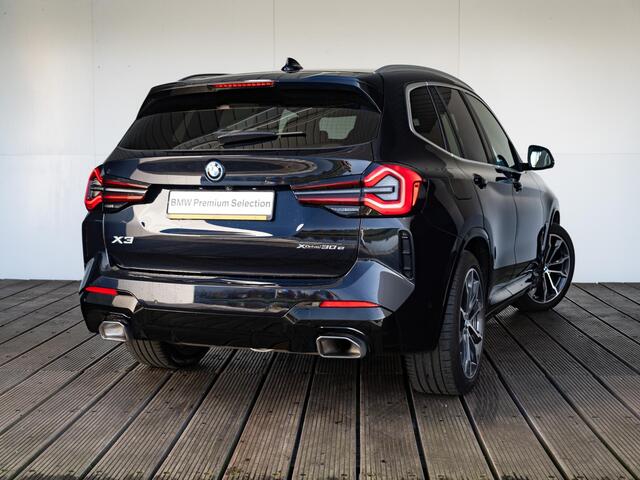 BMW X3 xDrive30e | High Executive | M Sportpakket | Comfort Acces | Harman Kardon | Head-Up Display | Elektrische Trekhaak | 20'' | Panoramadak
