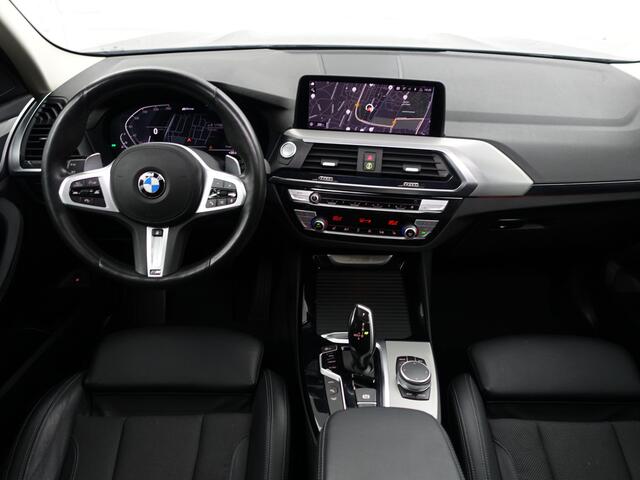 BMW X3 xDrive30e High Executive Aut- Panoramadak, Stuur/Stoelverwarming, Sfeerverlichting, Standkachel, Sport Interieur