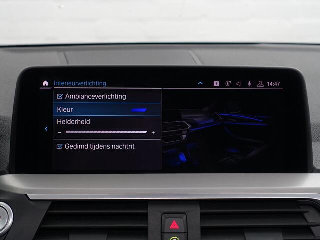 BMW X3 xDrive30e High Executive Aut- Panoramadak, Stuur/Stoelverwarming, Sfeerverlichting, Standkachel, Sport Interieur