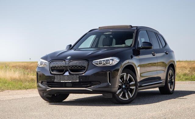 BMW X3 iX3 High Executive 80 kWh PANORAMADAK / CARPLAY / BRUIN LEER / NAVI