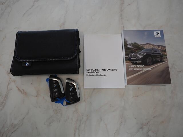 BMW X3 xDrive30e LCI 292PK | Leder | Sportstoelen | 360 | Stoelverwarming | DAB | Carplay