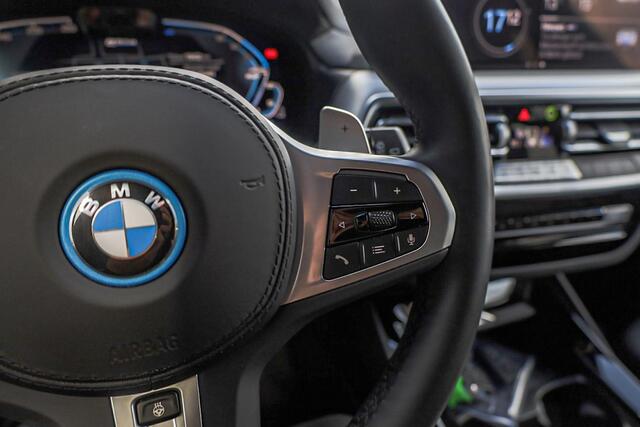 BMW X3 xDrive30e High Executive M-sport Stoelverwarming | Laser Led | Driving Assistant prof | Head-up Display | Stuurverwarming| 360 camera | trekhaak