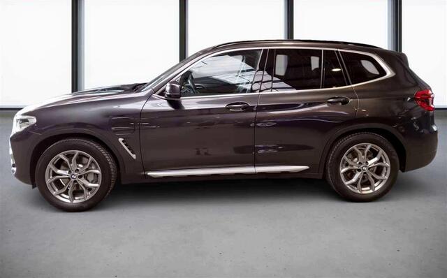 BMW X3 xDrive30e Executive xLine Trekhaak Panoramadak 19 Inch LED Stuurwielverwarming Elek. Stoelverstelling Live cockpit pro Achteruitrijcamera