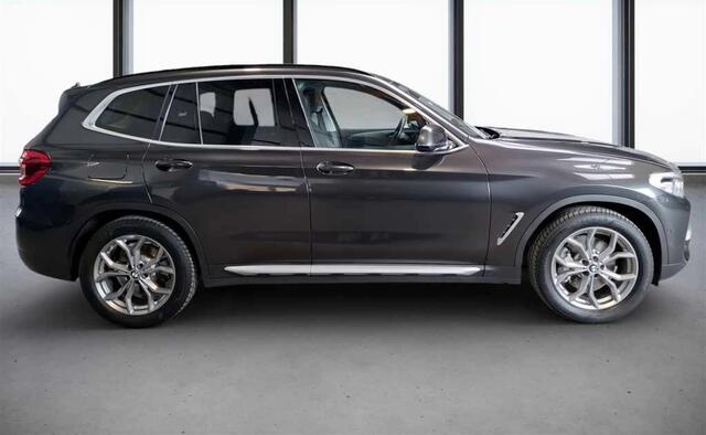 BMW X3 xDrive30e Executive xLine Trekhaak Panoramadak 19 Inch LED Stuurwielverwarming Elek. Stoelverstelling Live cockpit pro Achteruitrijcamera