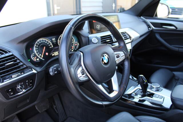 BMW X3 xDrive20i 184Pk High Executive X-Line | Panoramadak | Zwarte hemel | HUD