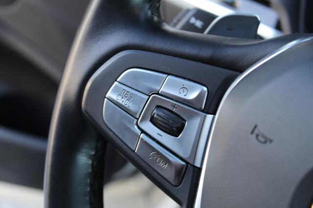 BMW X3 xDrive20i 184Pk High Executive X-Line | Panoramadak | Zwarte hemel | HUD