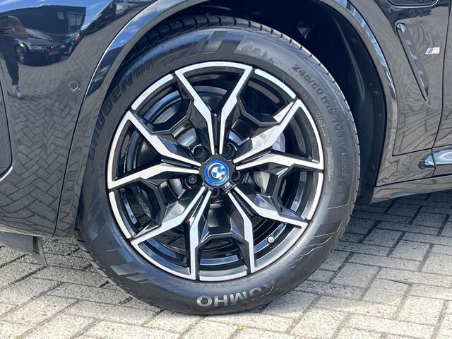 BMW X3 xDrive30e | Navigatie/Android/Apple Carplay | LM Velgen 19" | Elektrisch Glazen Panoramadak | Voorstoelen Verwarmd | Rondomzicht Camera |