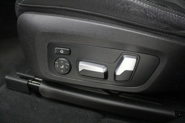 BMW X3 xDrive30e M-Sport | Panorama | Harman Kardon | Elektrisch verstelbare stoelen | trekhaak