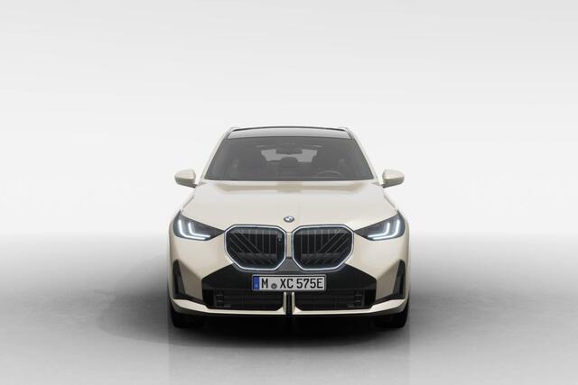 BMW X3 30e xDrive | Trekhaak met elektrisch wegklapbare kogel | Glazen panoramadak