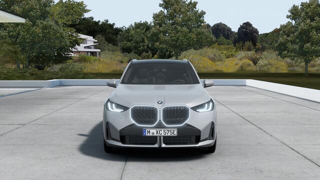 BMW X3 30e xDrive M Sport Automaat / Panoramadak / Trekhaak / Sportstoelen / Adaptieve LED / Parking Assistant Plus / Comfort Access / Stuurverwarming