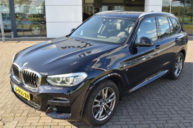 BMW X3 xDrive20i M Sport Adaptive cruise | Virtual cockpit | Elektr a.klep | Zwarte hemel | Carbon zwart | 19'' LMV