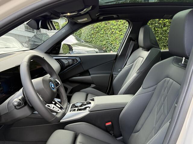 BMW X3 30e xDrive | M-Sport Pro | 21" | Driving Assistant Plus | Harman/Kardon | Getint Glas | Trekhaak