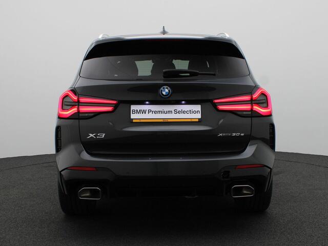 BMW X3 xDrive30e M Sportpakket | Trekhaak | Driving Assistant | Head-Up Display | Harman Kardon | 20"