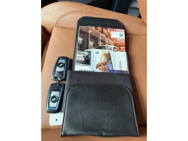 BMW X3 xDrive28i High Executive M Sport Edition Panoramadak / Elektrische trekhaak / Volledig Dealer onderhouden.